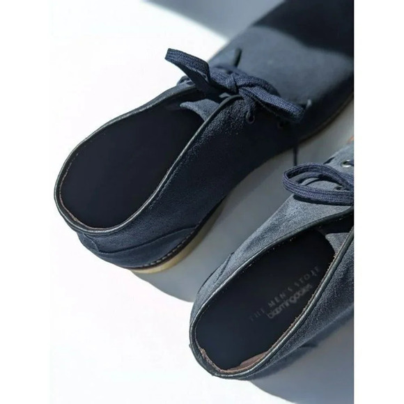 The Men's Store Bloomingdale's Chukka Boot Navy Suede Size 8 (MSRP $180) - Picture 7 of 9